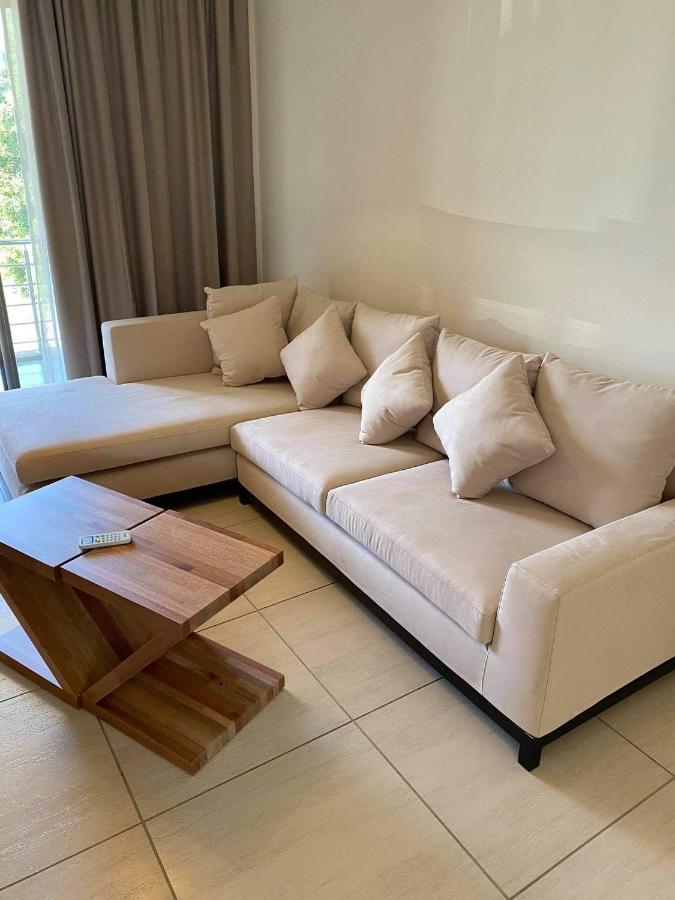 Westwood Apartments Flic-en-Flacq Dış mekan fotoğraf
